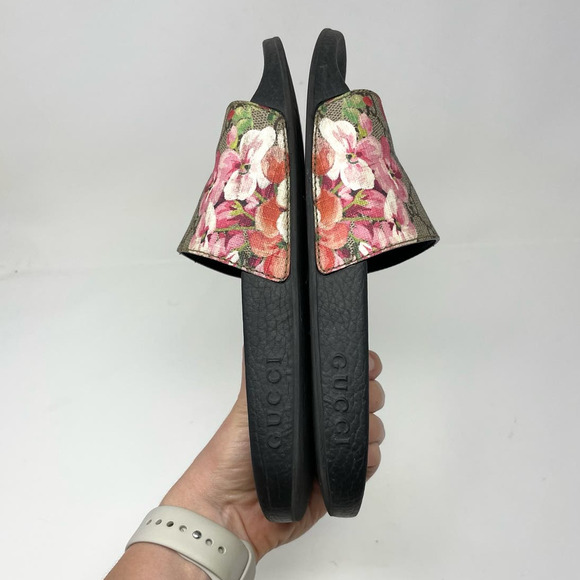 SOLD Gucci GG Blooms Supreme Floral Slide Slip On Rubber Sandals Flats EU 37 - Picture 5 of 13